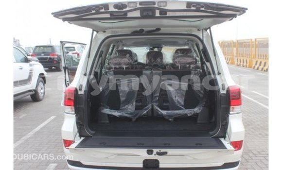 Buy Import Toyota Land Cruiser White Car in Import - Dubai in Ayeyarwady Buy Import Toyota Land Cruiser White Car in Import - Dubai in Ayeyarwady