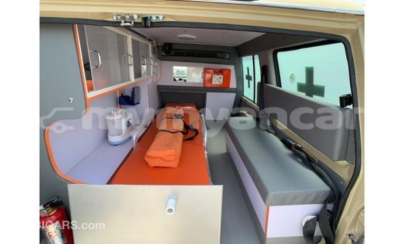 Buy Import Toyota Land Cruiser Beige Car in Import - Dubai in Ayeyarwady Buy Import Toyota Land Cruiser Beige Car in Import - Dubai in Ayeyarwady