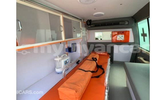 Buy Import Toyota Land Cruiser Beige Car in Import - Dubai in Ayeyarwady Buy Import Toyota Land Cruiser Beige Car in Import - Dubai in Ayeyarwady