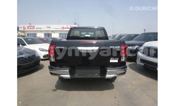 သွင်းကုန် Toyota Hilux Black ကား Import - Dubai Ayeyarwady သွင်းကုန် Toyota Hilux Black ကား Import - Dubai Ayeyarwady