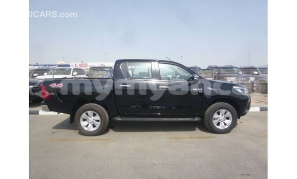 သွင်းကုန် Toyota Hilux Black ကား Import - Dubai Ayeyarwady သွင်းကုန် Toyota Hilux Black ကား Import - Dubai Ayeyarwady