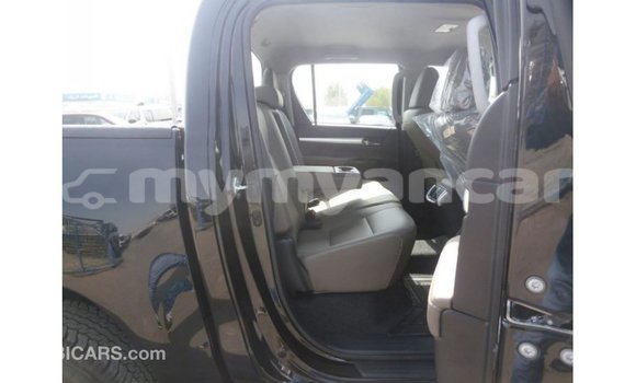 သွင်းကုန် Toyota Hilux Black ကား Import - Dubai Ayeyarwady သွင်းကုန် Toyota Hilux Black ကား Import - Dubai Ayeyarwady