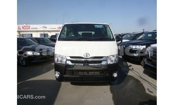 သွင်းကုန် Toyota Hiace White ကား Import - Dubai Ayeyarwady သွင်းကုန် Toyota Hiace White ကား Import - Dubai Ayeyarwady