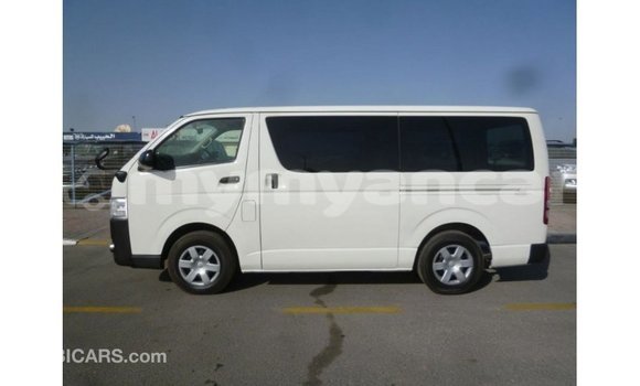 သွင်းကုန် Toyota Hiace White ကား Import - Dubai Ayeyarwady သွင်းကုန် Toyota Hiace White ကား Import - Dubai Ayeyarwady