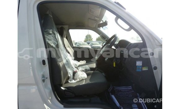 သွင်းကုန် Toyota Hiace White ကား Import - Dubai Ayeyarwady သွင်းကုန် Toyota Hiace White ကား Import - Dubai Ayeyarwady