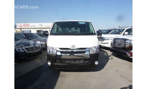 သွင်းကုန် Toyota Hiace White ကား Import - Dubai Ayeyarwady သွင်းကုန် Toyota Hiace White ကား Import - Dubai Ayeyarwady