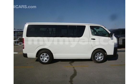 သွင်းကုန် Toyota Hiace White ကား Import - Dubai Ayeyarwady သွင်းကုန် Toyota Hiace White ကား Import - Dubai Ayeyarwady