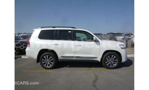 Buy Import Toyota Land Cruiser White Car in Import - Dubai in Ayeyarwady Buy Import Toyota Land Cruiser White Car in Import - Dubai in Ayeyarwady