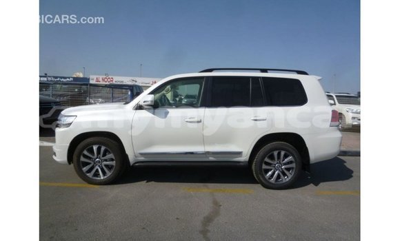 Buy Import Toyota Land Cruiser White Car in Import - Dubai in Ayeyarwady Buy Import Toyota Land Cruiser White Car in Import - Dubai in Ayeyarwady