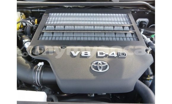 Buy Import Toyota Land Cruiser White Car in Import - Dubai in Ayeyarwady Buy Import Toyota Land Cruiser White Car in Import - Dubai in Ayeyarwady