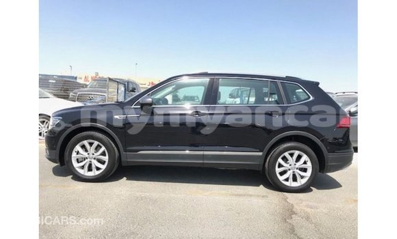 သွင်းကုန် Volkswagen Tiguan Black ကား Import - Dubai Ayeyarwady သွင်းကုန် Volkswagen Tiguan Black ကား Import - Dubai Ayeyarwady