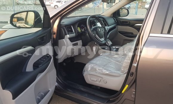Buy Import Toyota Highlander Other Car in Import - Dubai in Ayeyarwady Buy Import Toyota Highlander Other Car in Import - Dubai in Ayeyarwady