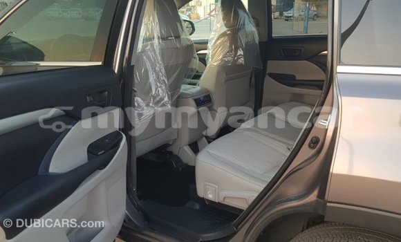 Buy Import Toyota Highlander Other Car in Import - Dubai in Ayeyarwady Buy Import Toyota Highlander Other Car in Import - Dubai in Ayeyarwady