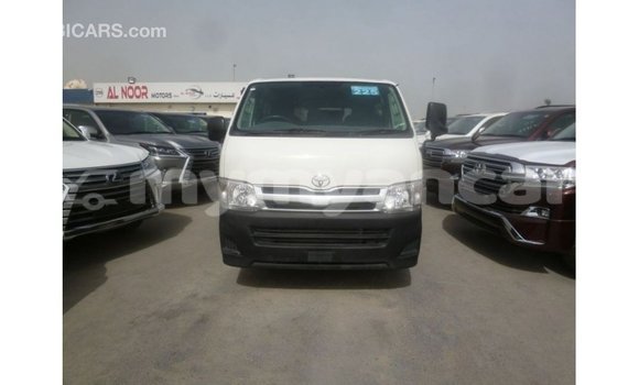 Buy Import Toyota Hiace White Car in Import - Dubai in Ayeyarwady Buy Import Toyota Hiace White Car in Import - Dubai in Ayeyarwady