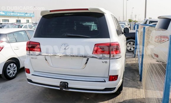 Buy Import Toyota Land Cruiser White Car in Import - Dubai in Ayeyarwady Buy Import Toyota Land Cruiser White Car in Import - Dubai in Ayeyarwady