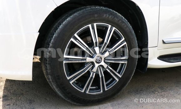 Buy Import Toyota Land Cruiser White Car in Import - Dubai in Ayeyarwady Buy Import Toyota Land Cruiser White Car in Import - Dubai in Ayeyarwady