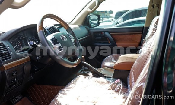 သွင်းကုန် Toyota Land Cruiser Black ကား Import - Dubai Ayeyarwady သွင်းကုန် Toyota Land Cruiser Black ကား Import - Dubai Ayeyarwady