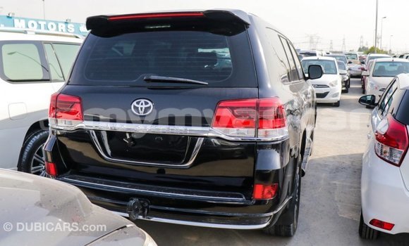 သွင်းကုန် Toyota Land Cruiser Black ကား Import - Dubai Ayeyarwady သွင်းကုန် Toyota Land Cruiser Black ကား Import - Dubai Ayeyarwady