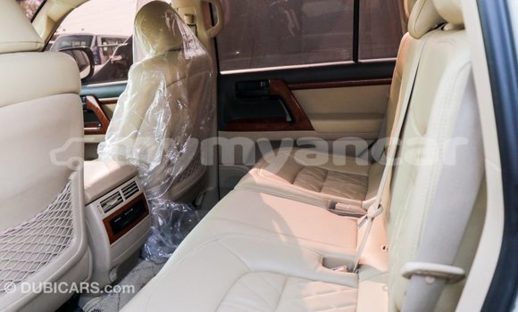 သွင်းကုန် Toyota Land Cruiser White ကား Import - Dubai Ayeyarwady သွင်းကုန် Toyota Land Cruiser White ကား Import - Dubai Ayeyarwady