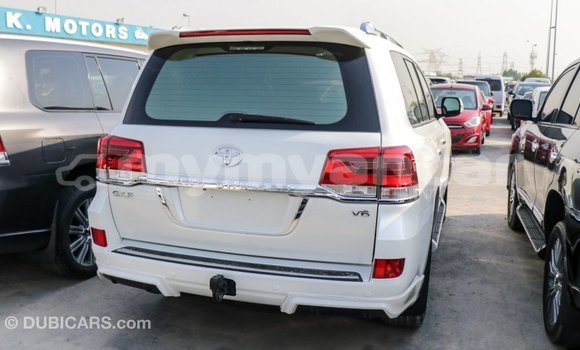 သွင်းကုန် Toyota Land Cruiser White ကား Import - Dubai Ayeyarwady သွင်းကုန် Toyota Land Cruiser White ကား Import - Dubai Ayeyarwady
