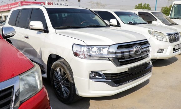 Buy Import Toyota Land Cruiser White Car in Import - Dubai in Ayeyarwady Buy Import Toyota Land Cruiser White Car in Import - Dubai in Ayeyarwady