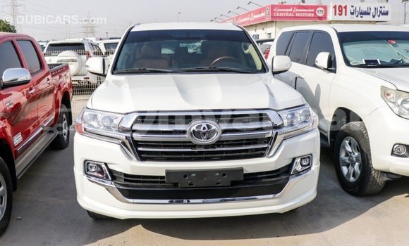Buy Import Toyota Land Cruiser White Car in Import - Dubai in Ayeyarwady Buy Import Toyota Land Cruiser White Car in Import - Dubai in Ayeyarwady