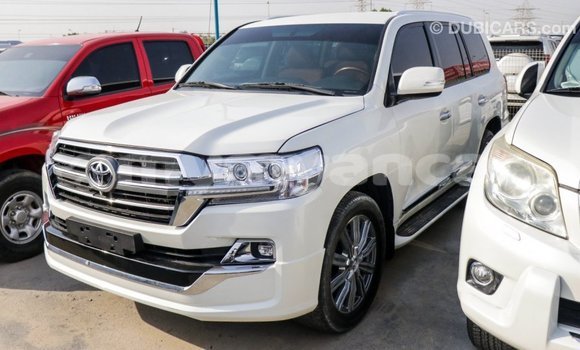 Buy Import Toyota Land Cruiser White Car in Import - Dubai in Ayeyarwady Buy Import Toyota Land Cruiser White Car in Import - Dubai in Ayeyarwady