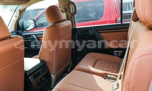 Buy Import Toyota Land Cruiser White Car in Import - Dubai in Ayeyarwady Buy Import Toyota Land Cruiser White Car in Import - Dubai in Ayeyarwady