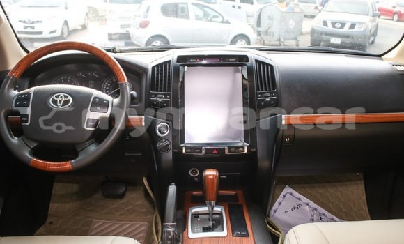 Acheter Import Voiture Toyota Land Cruiser Blanc à Import - Dubai, #<Region:0x000000000c5121b8> Acheter Import Voiture Toyota Land Cruiser Blanc à Import - Dubai, #<Region:0x000000000c5121b8>