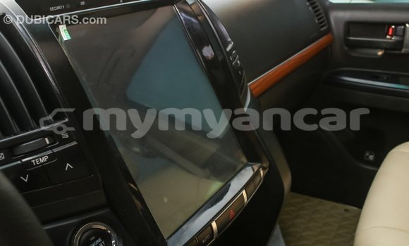 Acheter Import Voiture Toyota Land Cruiser Blanc à Import - Dubai, #<Region:0x000000000c5121b8> Acheter Import Voiture Toyota Land Cruiser Blanc à Import - Dubai, #<Region:0x000000000c5121b8>