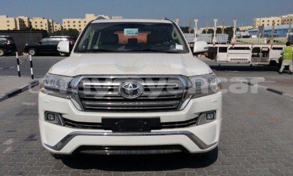 Buy Import Toyota Land Cruiser White Car in Import - Dubai in Ayeyarwady Buy Import Toyota Land Cruiser White Car in Import - Dubai in Ayeyarwady