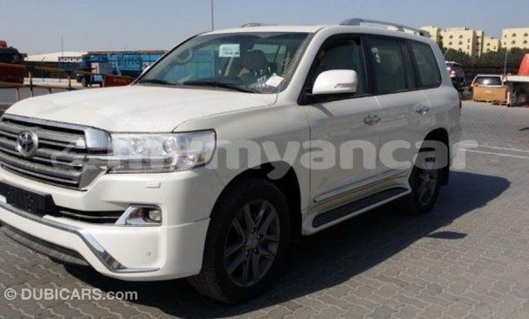 Buy Import Toyota Land Cruiser White Car in Import - Dubai in Ayeyarwady Buy Import Toyota Land Cruiser White Car in Import - Dubai in Ayeyarwady