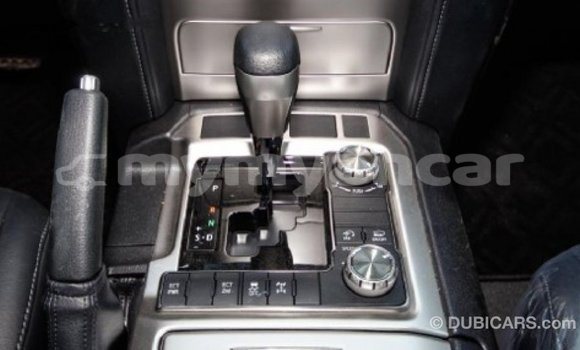 Buy Import Toyota Land Cruiser White Car in Import - Dubai in Ayeyarwady Buy Import Toyota Land Cruiser White Car in Import - Dubai in Ayeyarwady