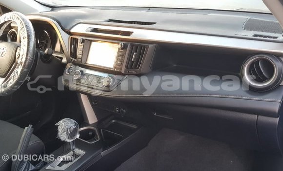 သွင်းကုန် Toyota HiAce Blue ထရပ်ကား Import - Dubai Ayeyarwady သွင်းကုန် Toyota HiAce Blue ထရပ်ကား Import - Dubai Ayeyarwady