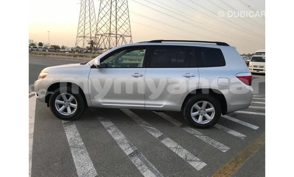 Buy Import Toyota Highlander Other Car in Import - Dubai in Ayeyarwady Buy Import Toyota Highlander Other Car in Import - Dubai in Ayeyarwady