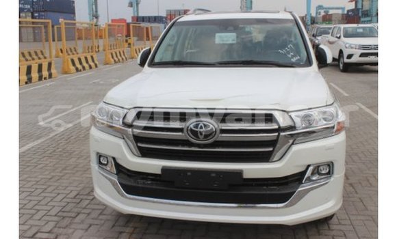 Buy Import Toyota Land Cruiser White Car in Import - Dubai in Ayeyarwady Buy Import Toyota Land Cruiser White Car in Import - Dubai in Ayeyarwady