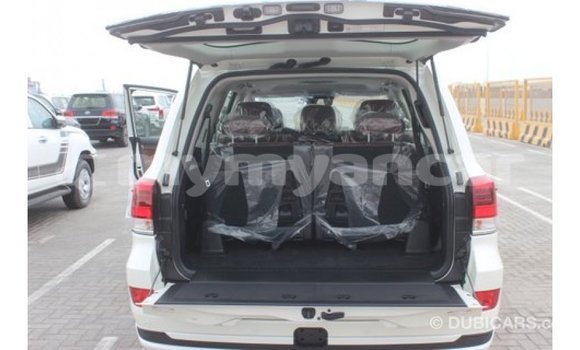 Buy Import Toyota Land Cruiser White Car in Import - Dubai in Ayeyarwady Buy Import Toyota Land Cruiser White Car in Import - Dubai in Ayeyarwady