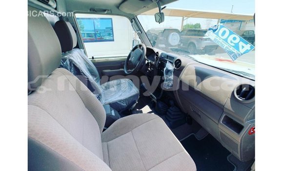 Buy Import Toyota Land Cruiser Beige Car in Import - Dubai in Ayeyarwady Buy Import Toyota Land Cruiser Beige Car in Import - Dubai in Ayeyarwady