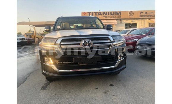 Buy Import Toyota Land Cruiser Black Car in Import - Dubai in Ayeyarwady Buy Import Toyota Land Cruiser Black Car in Import - Dubai in Ayeyarwady