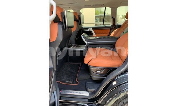 Buy Import Toyota Land Cruiser Black Car in Import - Dubai in Ayeyarwady Buy Import Toyota Land Cruiser Black Car in Import - Dubai in Ayeyarwady