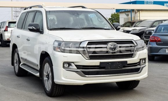 Buy Import Toyota Land Cruiser White Car in Import - Dubai in Ayeyarwady Buy Import Toyota Land Cruiser White Car in Import - Dubai in Ayeyarwady