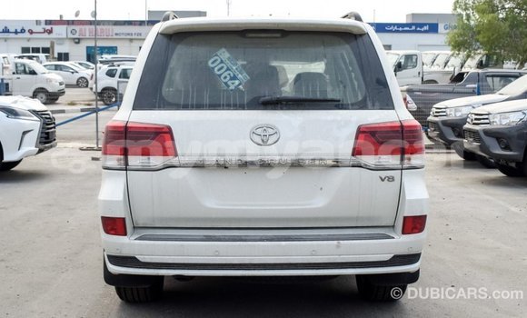 Buy Import Toyota Land Cruiser White Car in Import - Dubai in Ayeyarwady Buy Import Toyota Land Cruiser White Car in Import - Dubai in Ayeyarwady
