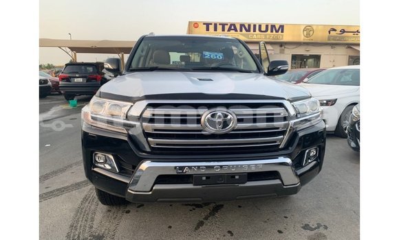 Buy Import Toyota Land Cruiser Black Car in Import - Dubai in Ayeyarwady Buy Import Toyota Land Cruiser Black Car in Import - Dubai in Ayeyarwady
