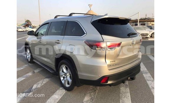 Acheter Import Voiture Toyota Highlander Beige à Import - Dubai, #<Region:0x000000000c5121b8> Acheter Import Voiture Toyota Highlander Beige à Import - Dubai, #<Region:0x000000000c5121b8>