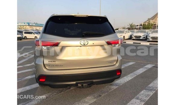 Acheter Import Voiture Toyota Highlander Beige à Import - Dubai, #<Region:0x000000000c5121b8> Acheter Import Voiture Toyota Highlander Beige à Import - Dubai, #<Region:0x000000000c5121b8>
