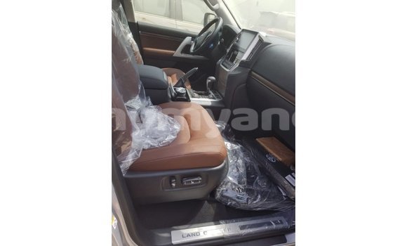 Buy Import Toyota Land Cruiser Brown Car in Import - Dubai in Ayeyarwady Buy Import Toyota Land Cruiser Brown Car in Import - Dubai in Ayeyarwady