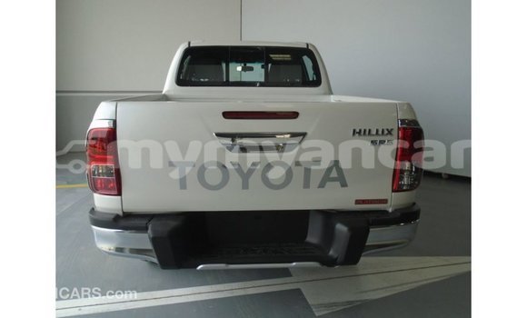 Buy Import Toyota Hilux White Car in Import - Dubai in Ayeyarwady Buy Import Toyota Hilux White Car in Import - Dubai in Ayeyarwady
