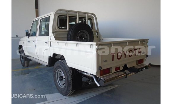 Buy Import Toyota Land Cruiser White Car in Import - Dubai in Ayeyarwady Buy Import Toyota Land Cruiser White Car in Import - Dubai in Ayeyarwady