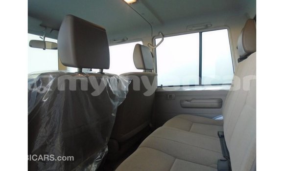 Buy Import Toyota Land Cruiser White Car in Import - Dubai in Ayeyarwady Buy Import Toyota Land Cruiser White Car in Import - Dubai in Ayeyarwady