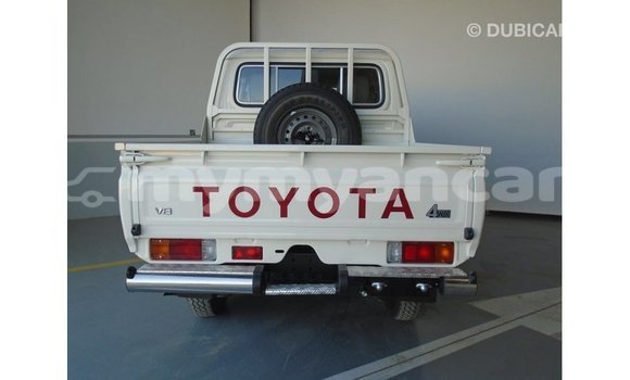 Buy Import Toyota Land Cruiser White Car in Import - Dubai in Ayeyarwady Buy Import Toyota Land Cruiser White Car in Import - Dubai in Ayeyarwady